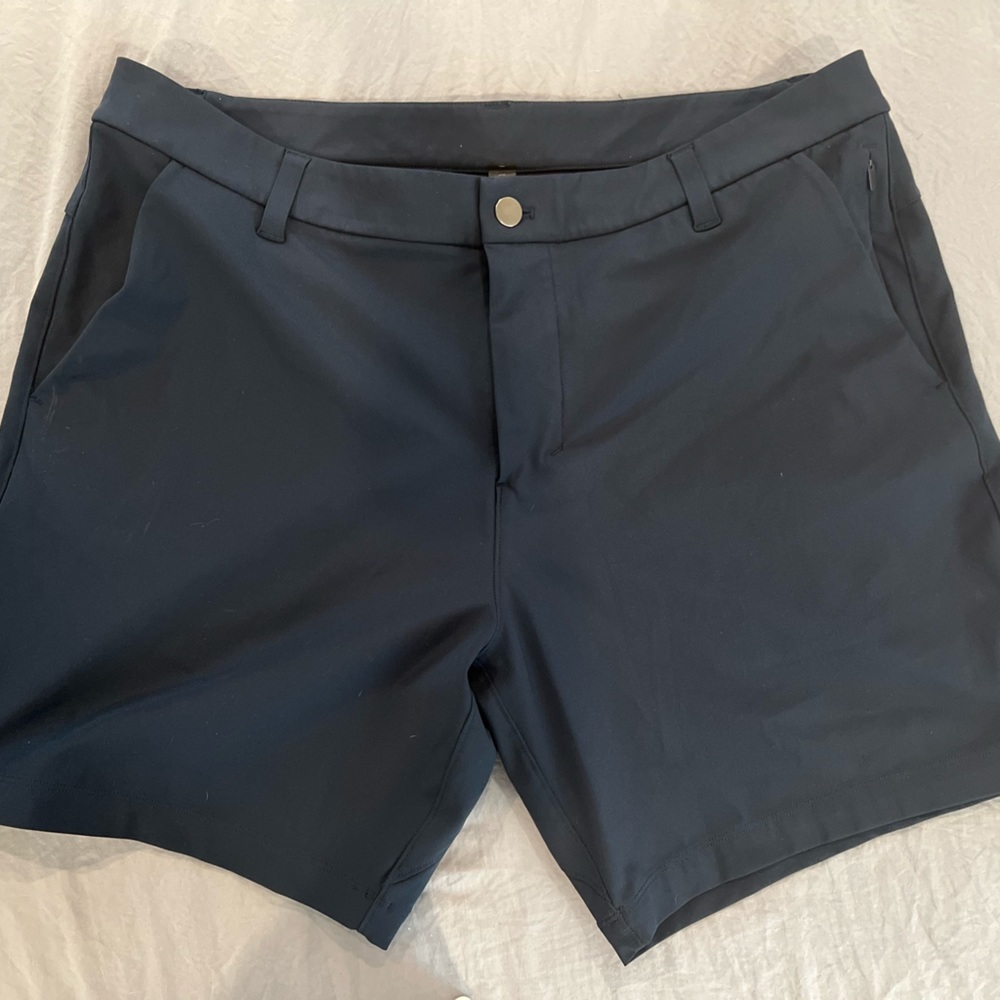 Lululemon Men’s 36 short